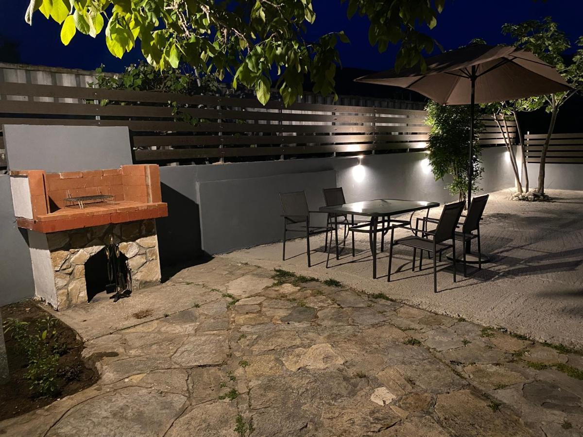 V-Suites 2 Potos Exterior photo